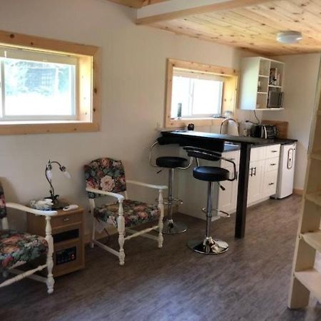 Country Living Bed and Breakfast Gravenhurst Exteriör bild